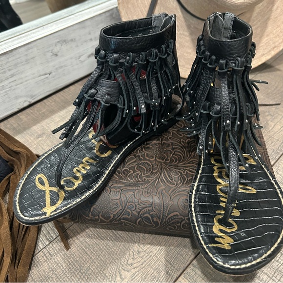 Sam Edelman Western Fringe stud sandals! - Picture 4 of 13